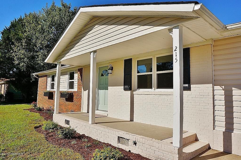 Property Photo:  215 Noble Lane  NC 28546 