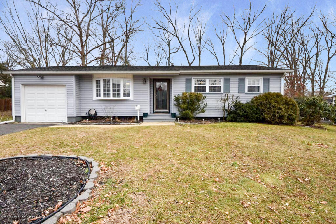 Property Photo:  21 Princeton Drive  NJ 08527 