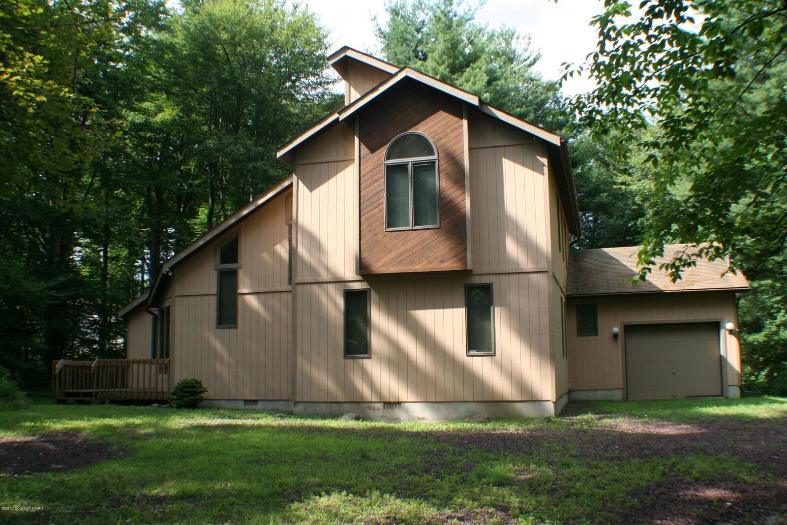 Property Photo: 129 Woodbury PA 18610