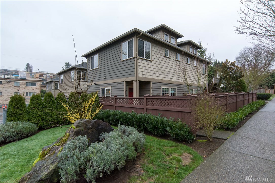 Property Photo:  4816 40th Ave SW A  WA 98116 