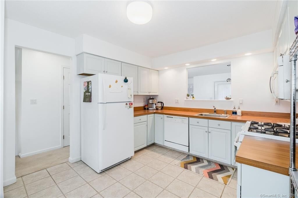 Property Photo: 9 Country Place 9 CT 06484