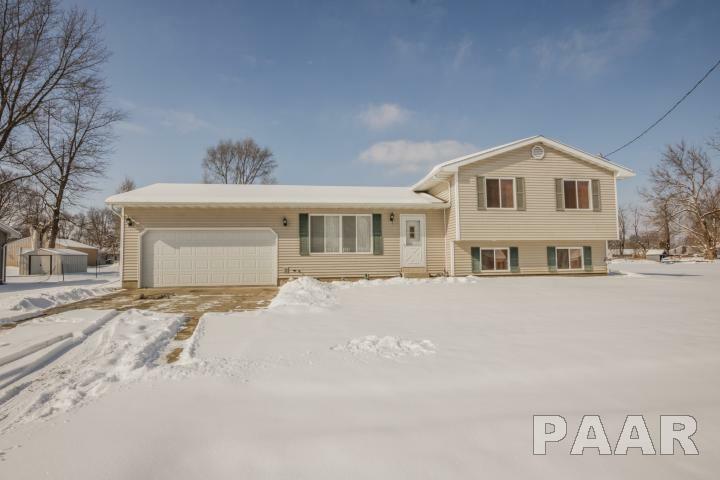 Property Photo:  129 N Poplar  IL 61489 