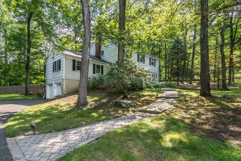 Property Photo:  31 Rickland Dr  NJ 07869 