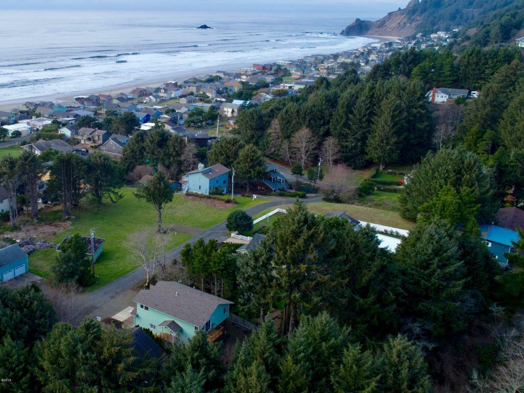 Property Photo:  6110 NE Oar Dr  OR 97367 