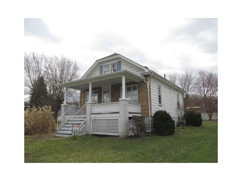 Property Photo:  204 Grove Avenue  PA 15012 