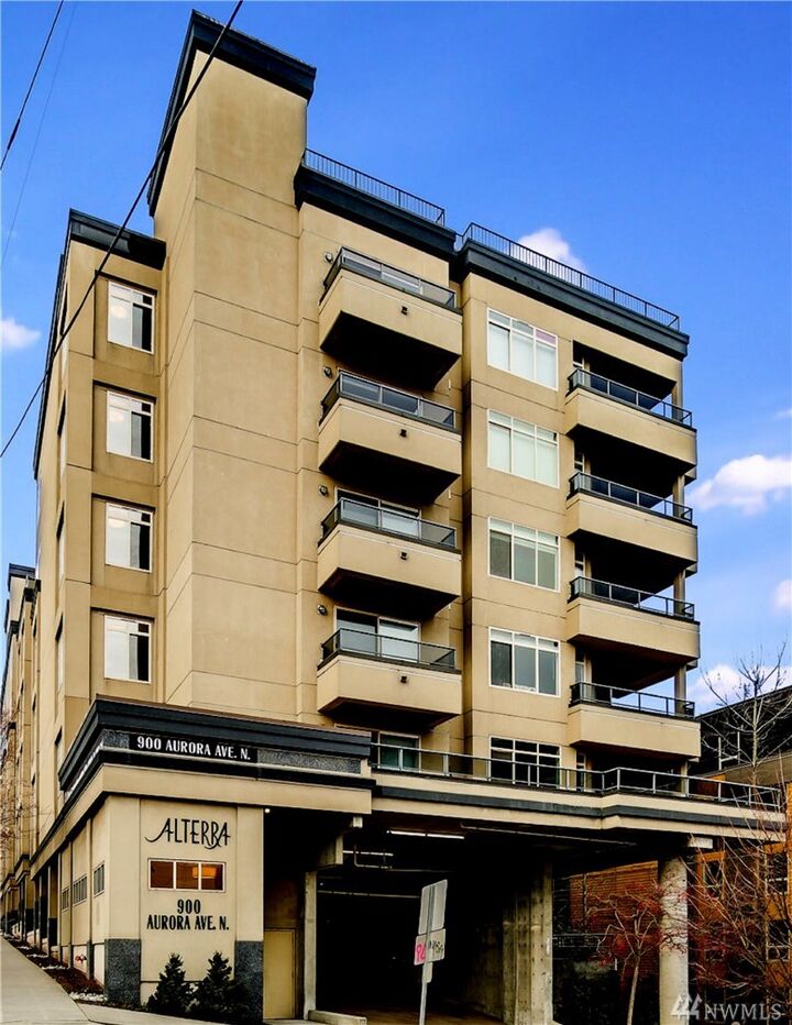 Property Photo:  900 Aurora Ave N 507  WA 98109 
