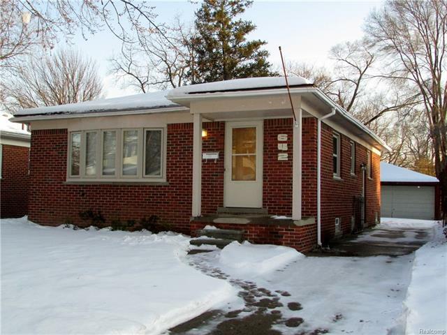 Property Photo:  642 Lincoln Avenue  MI 48017 