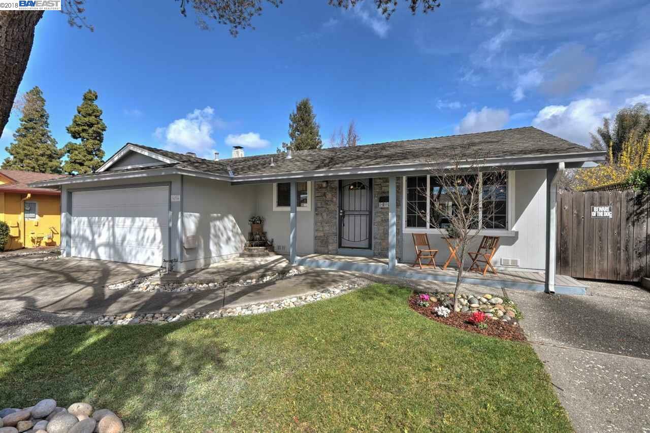 Property Photo: 34356 Auckland Court CA 94555