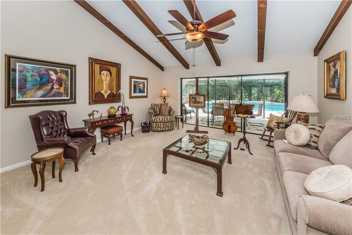 Property Photo:  10404 Oakbrook Drive  FL 33618 