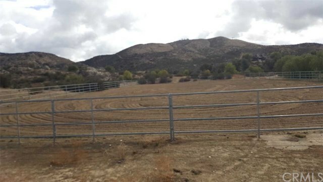 Property Photo:  39585 Stirrup Road  CA 92592 