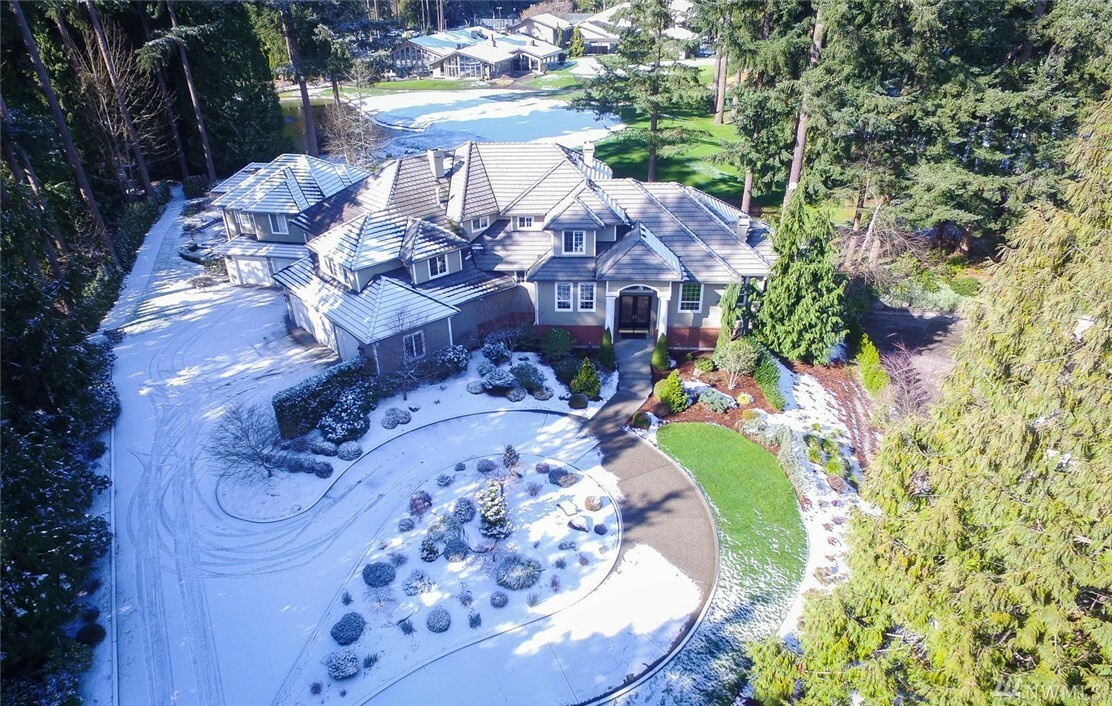 Property Photo: 15624 Fairway Fountains Ct SE WA 98012
