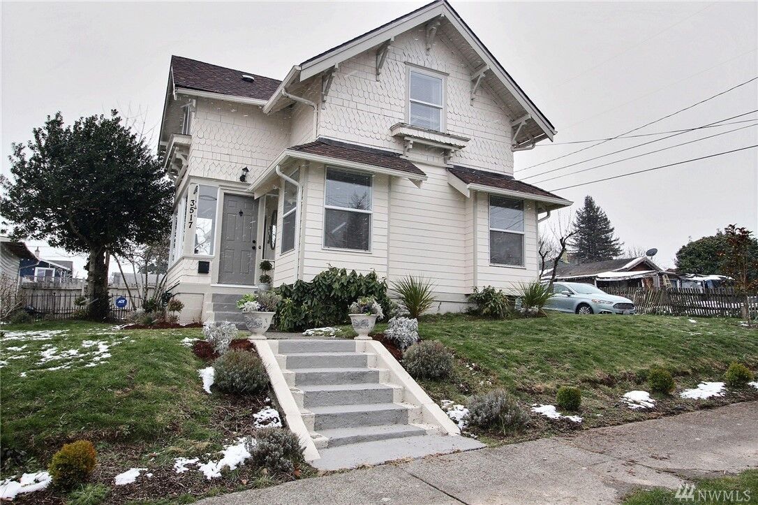 Property Photo: 3517 E Roosevelt Ave WA 98404
