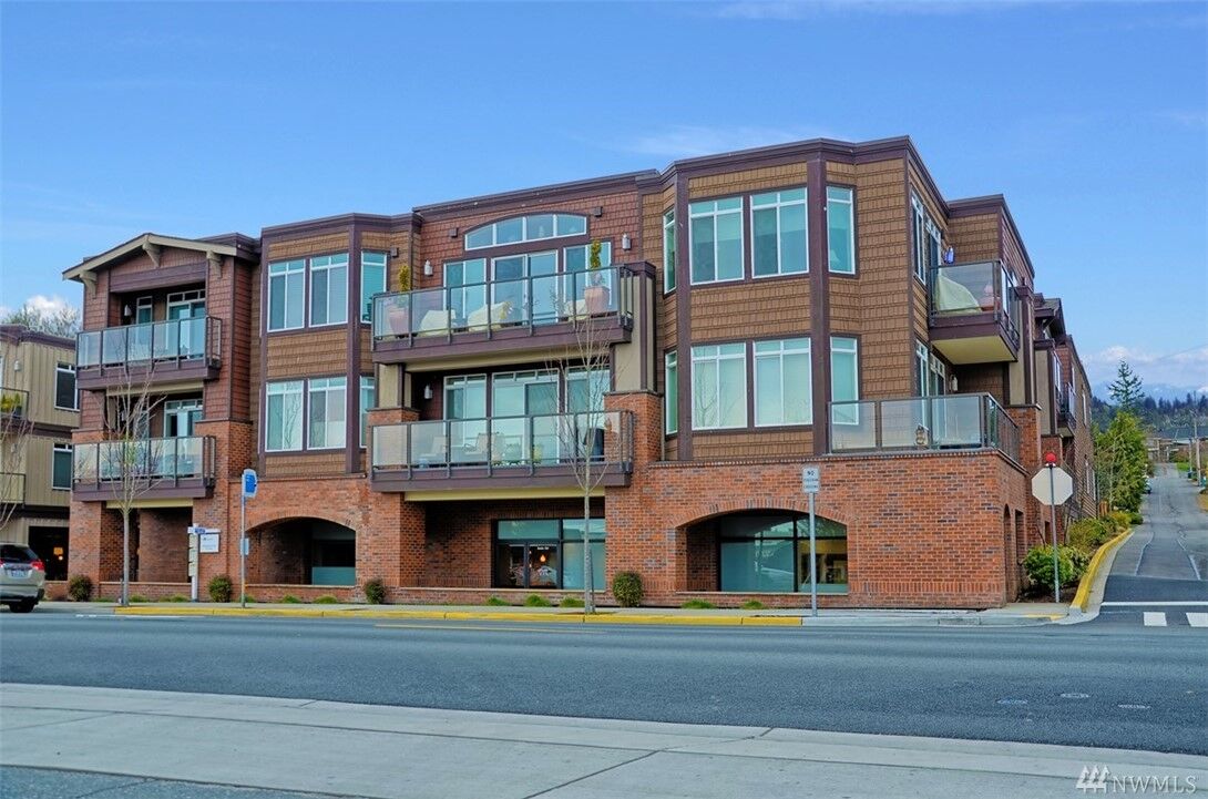 Property Photo:  505 5th Ave S 206  WA 98020 