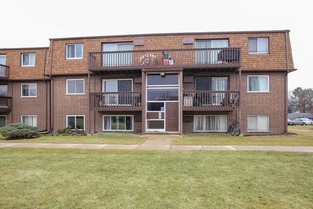 Property Photo:  120 Boardwalk Street Ge  IL 60007 
