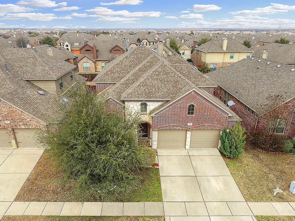 Property Photo: 186 Hampton Drive TX 75087