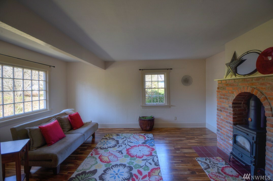Property Photo: 2408 Washington St SE WA 98501