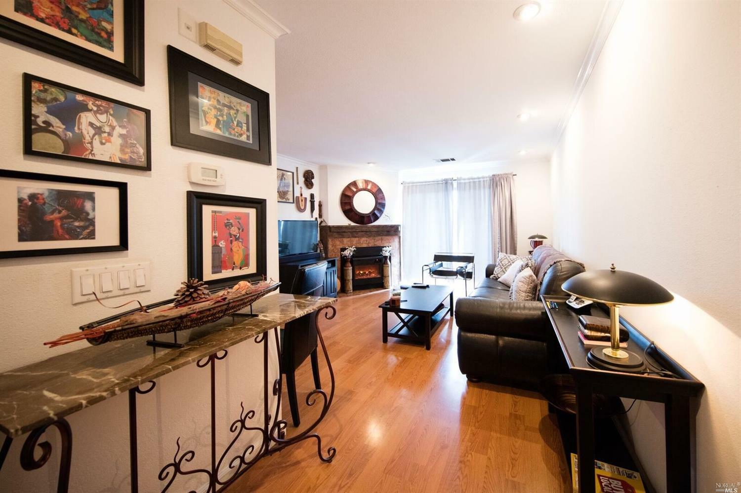 Property Photo: 214 Seagull Row CA 94945