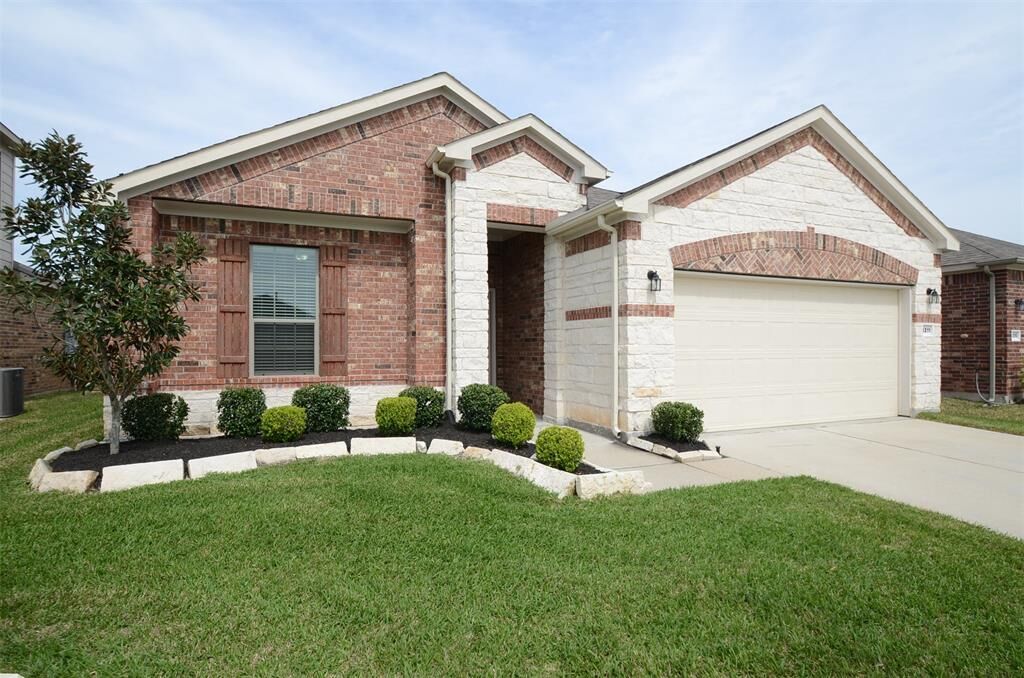 Property Photo:  8211 Running Brook Lane  TX 77469 