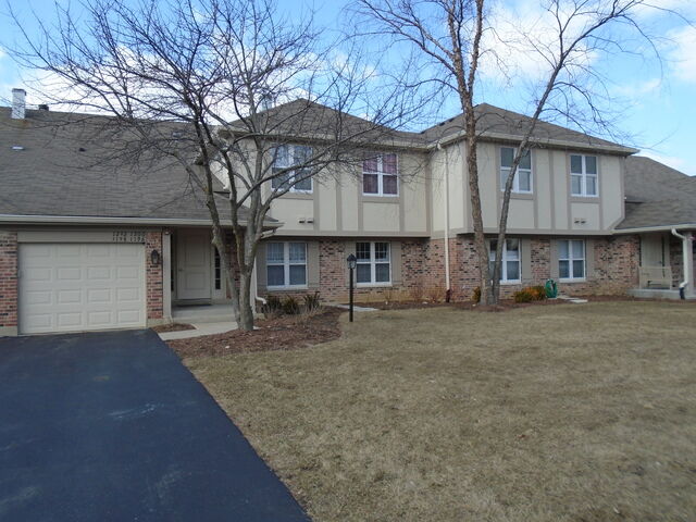 Property Photo:  1198 Streamwood Lane 1198  IL 60061 