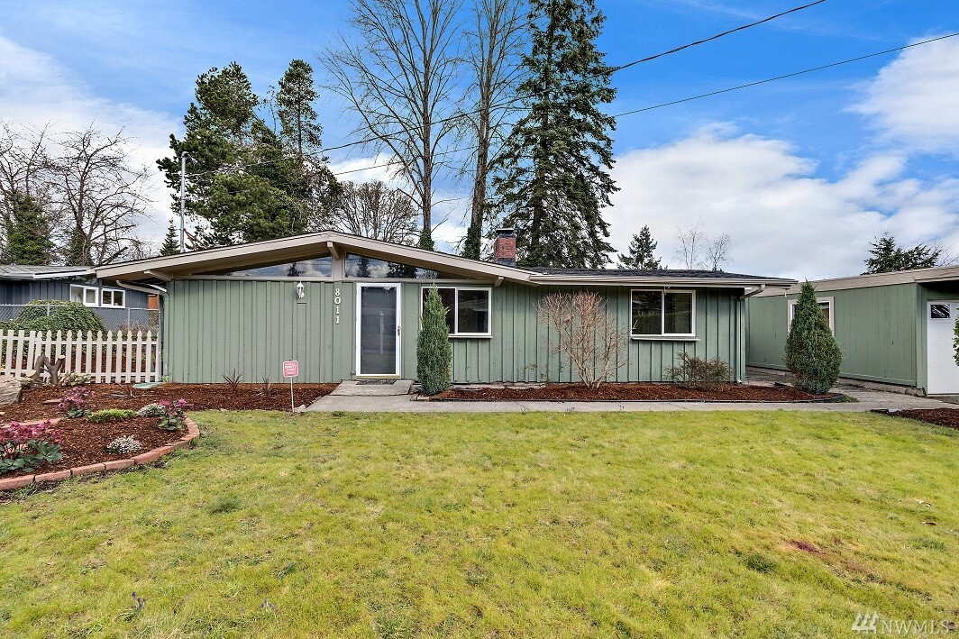 Property Photo:  8011 Oakridge Dr SW  WA 98499 