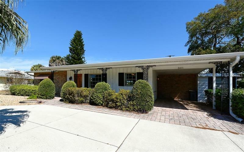 Property Photo:  2411 Gulf Gate Drive  FL 34231 