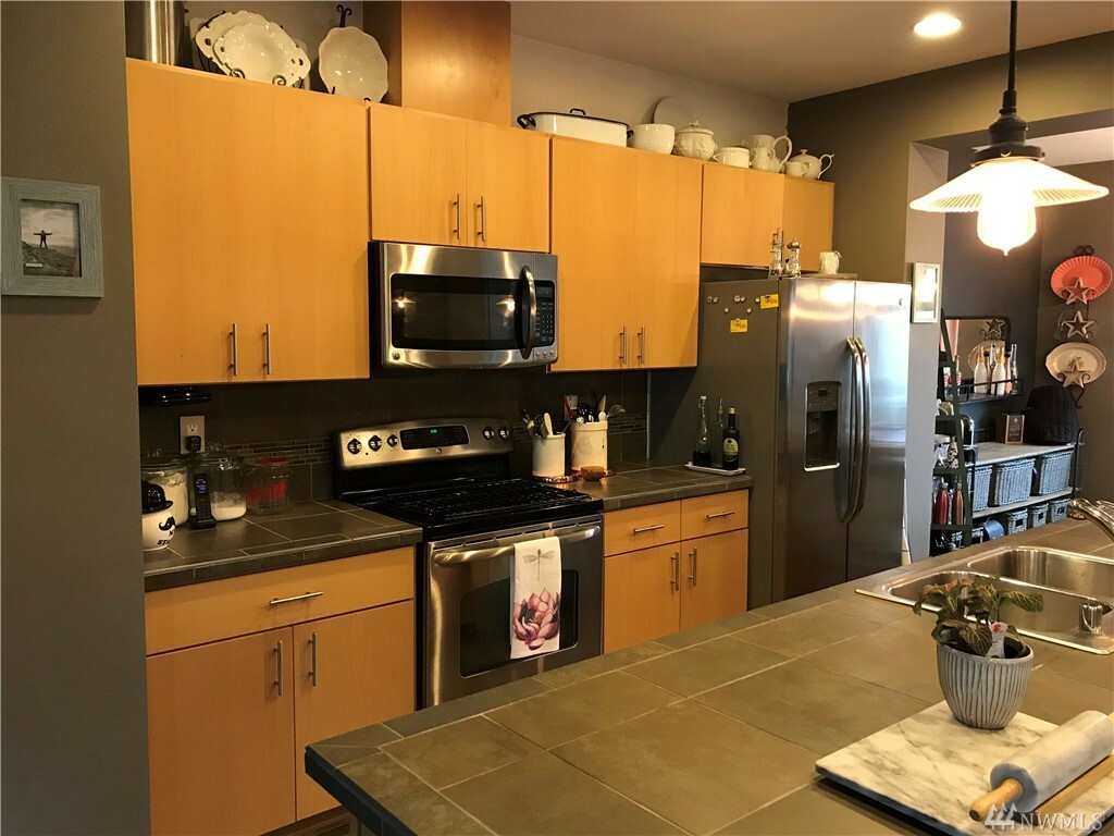Property Photo: 3020 SW Morgan St WA 98126