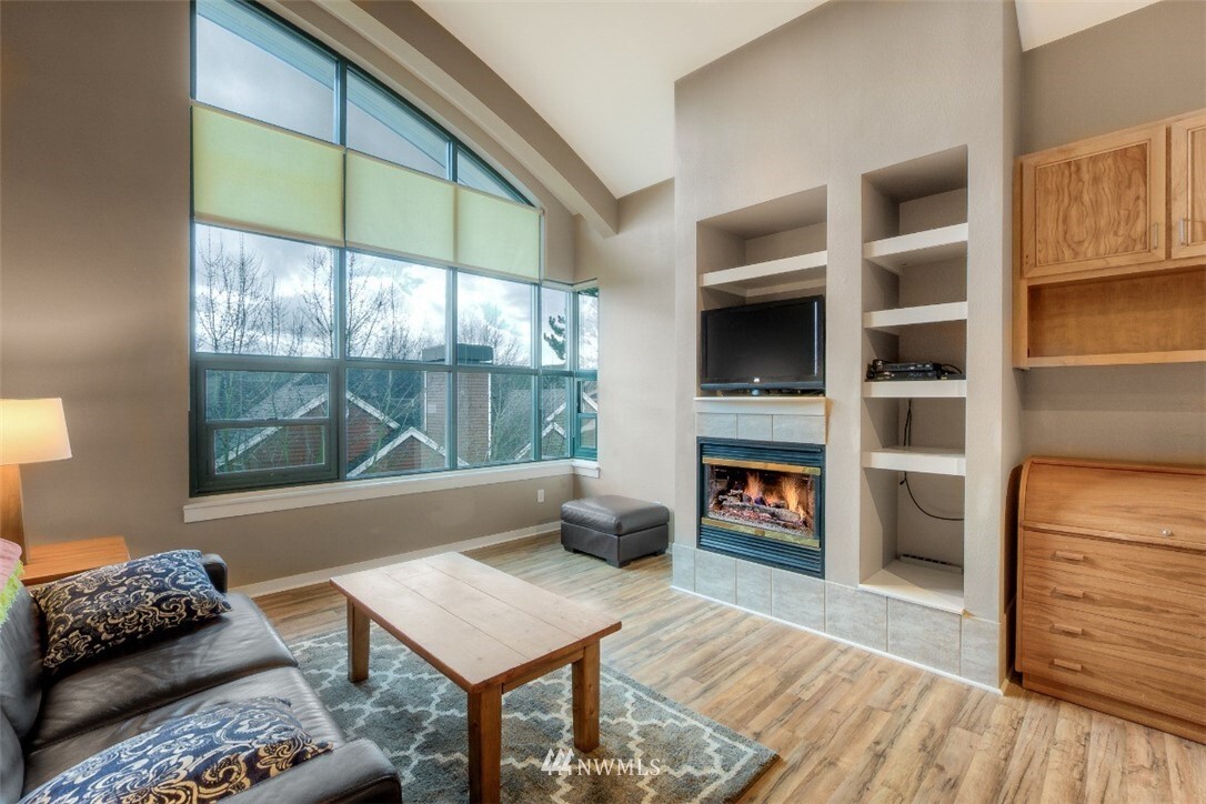 Property Photo: 16275 NE 85th Street 407 WA 98052