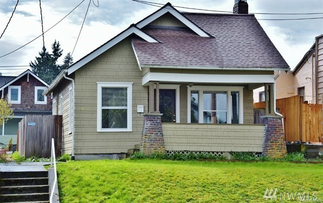 Property Photo:  1911 5th St  WA 98337 