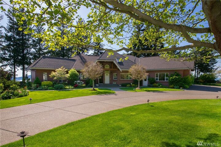 Property Photo:  1375 Chuckanut Crest Dr  WA 98229 