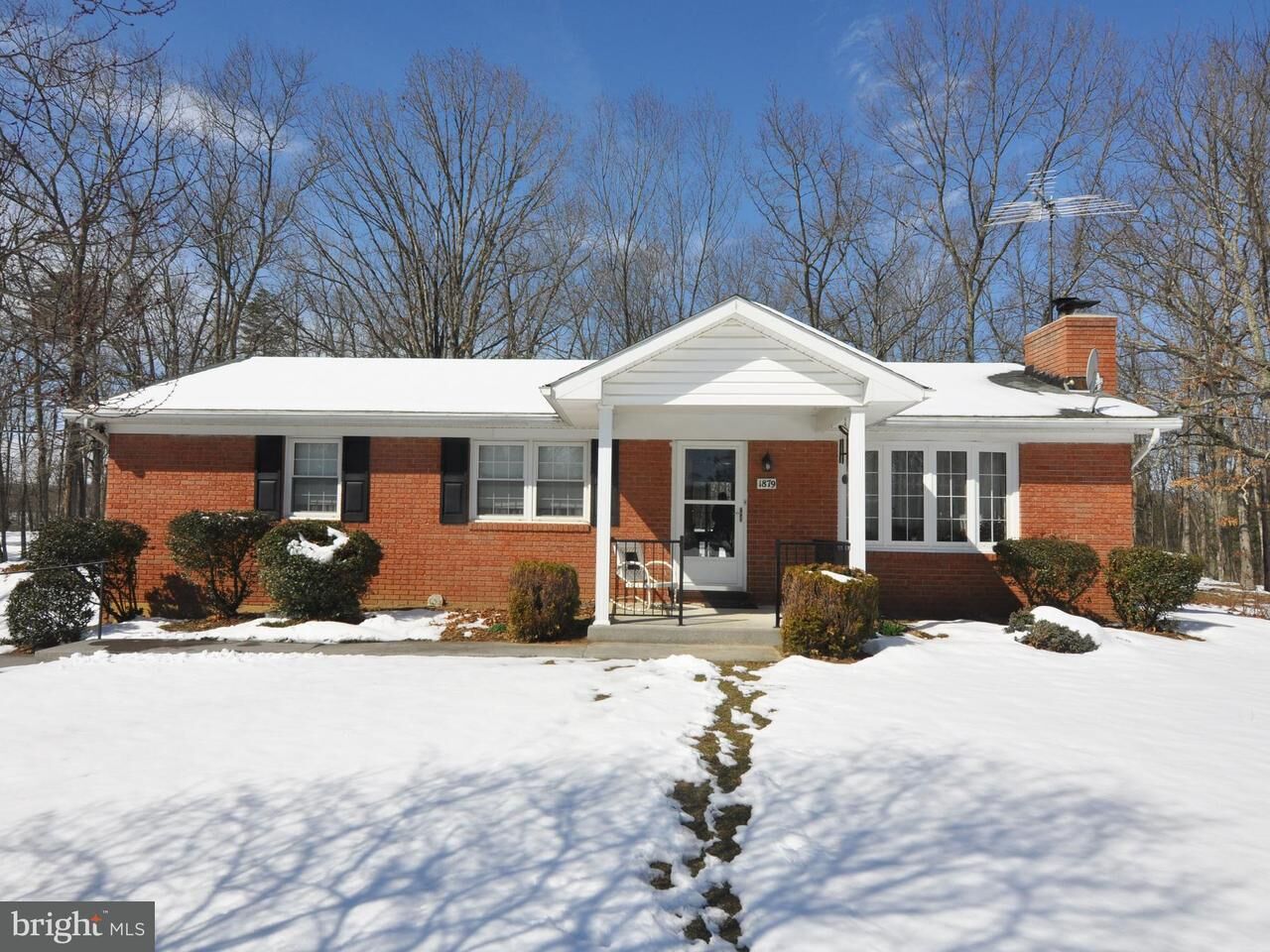Property Photo: 1879 Cedar Grove Road VA 22603