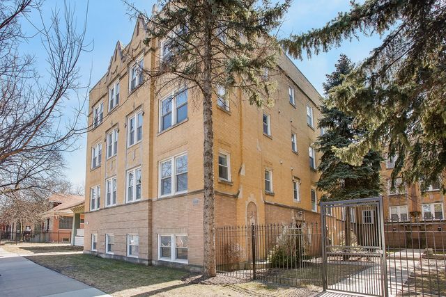 Property Photo:  3911 W Addison Street 3A  IL 60618 