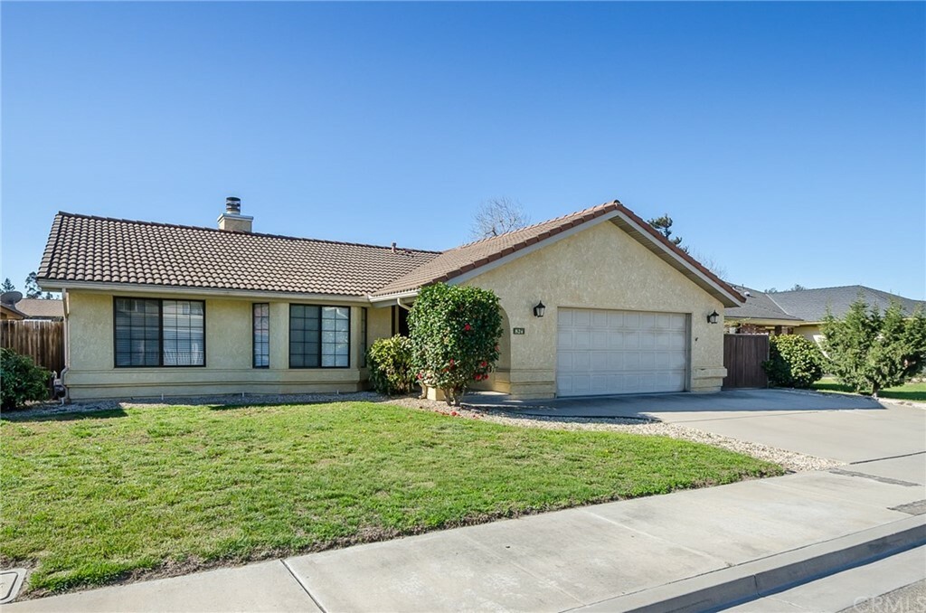 Property Photo:  824 Rain Tree Court  CA 93455 