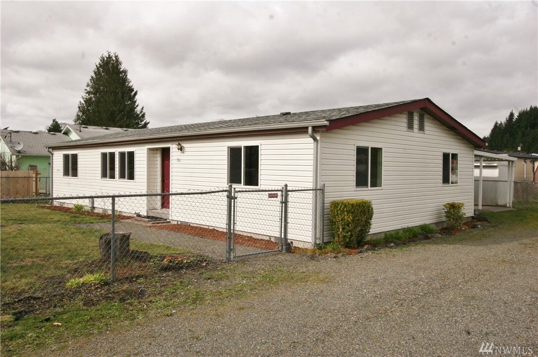 Property Photo:  701 Vienna St  WA 98531 