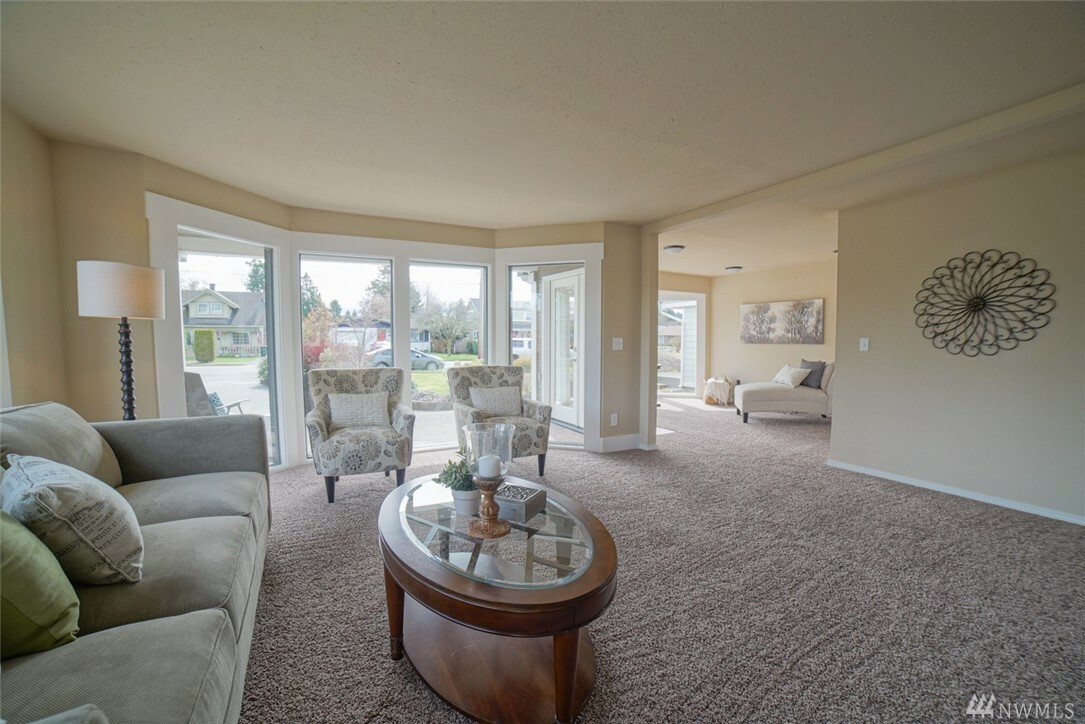 Property Photo: 1215 W Pioneer WA 98371