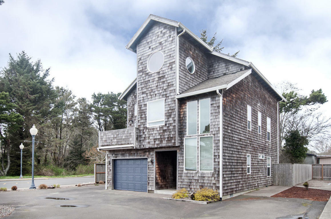 Property Photo:  915 SW 50th Street  OR 97367 