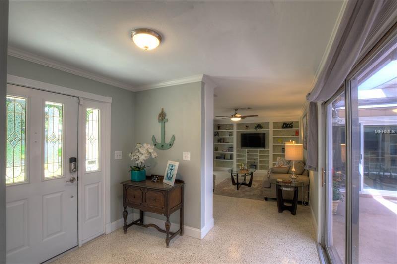 Property Photo:  2201 71st Avenue N  FL 33702 