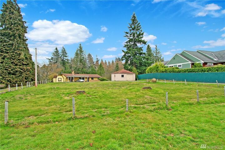 Property Photo:  4807 Bayview Lane  WA 98203 