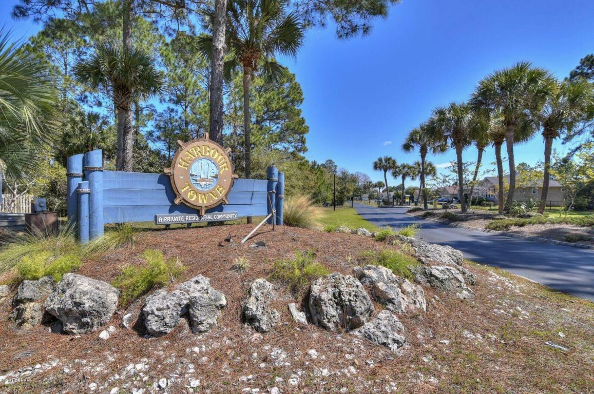 Property Photo: 6513 Harbour Boulevard FL 32407