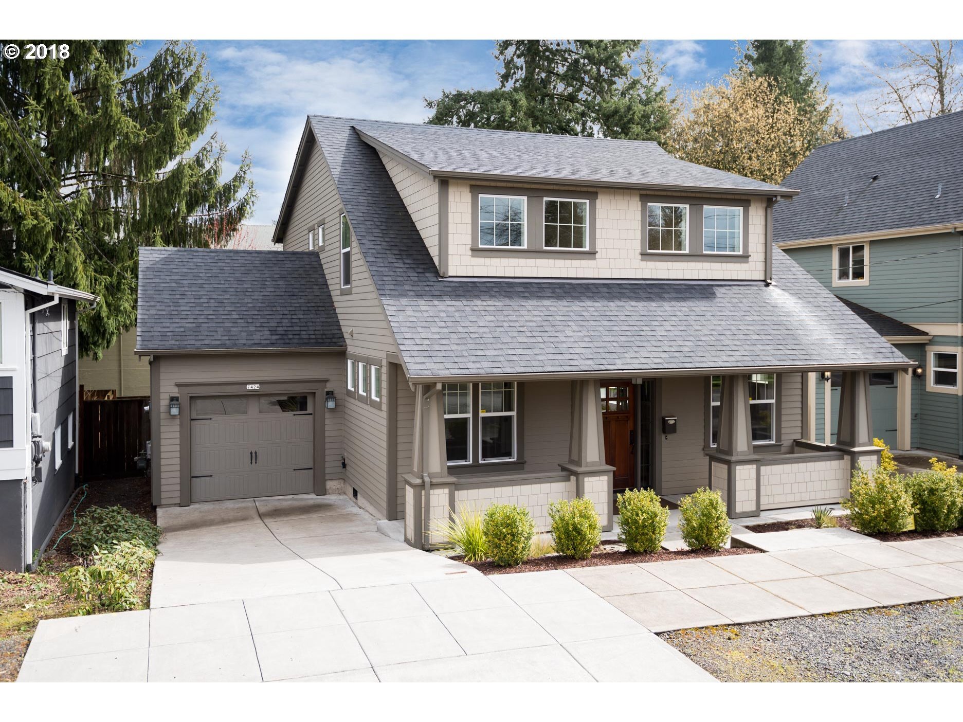 Property Photo: 7424 SW 31st Ave OR 97219