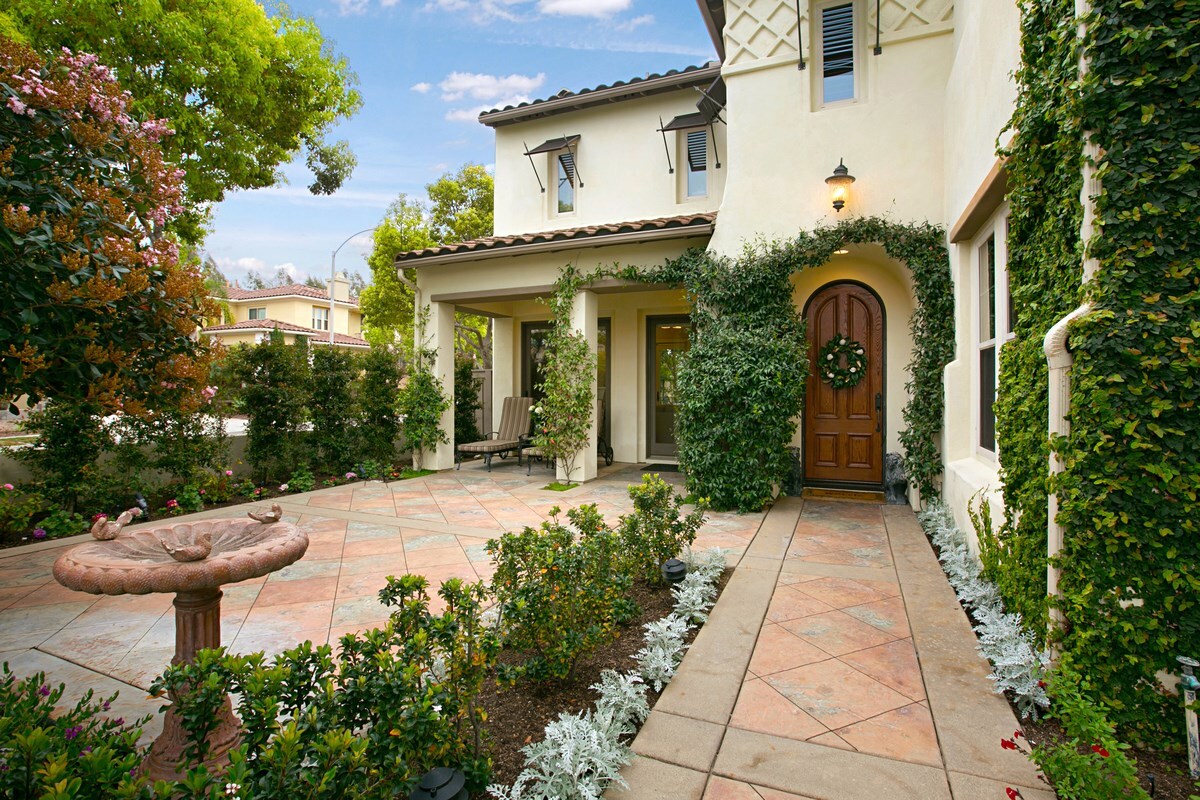 Property Photo: 7724 Sonata Ln CA 92127