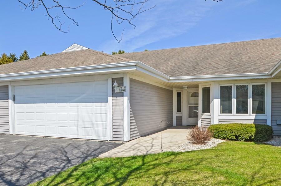 Property Photo: 7414 W Mequon Square Dr WI 53092