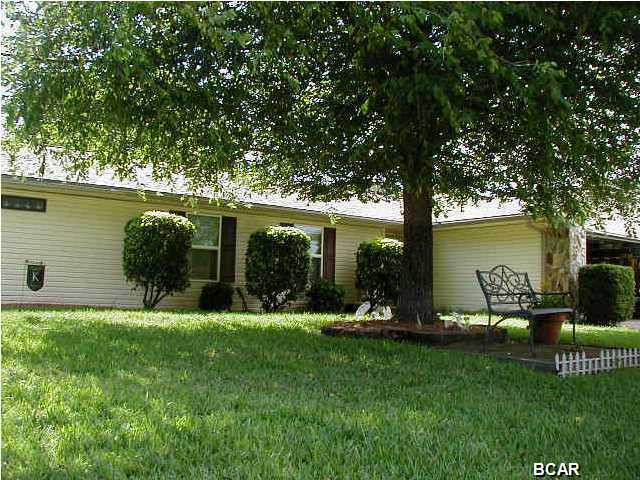 Property Photo: 3910 Genoa Circle FL 32405