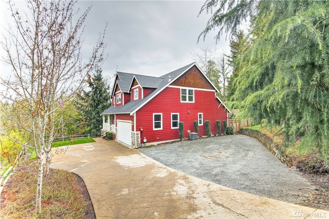 Property Photo:  1307 25th St SE  WA 98372 