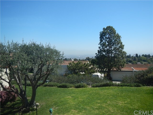 Property Photo:  5 Cypress Way  CA 90274 