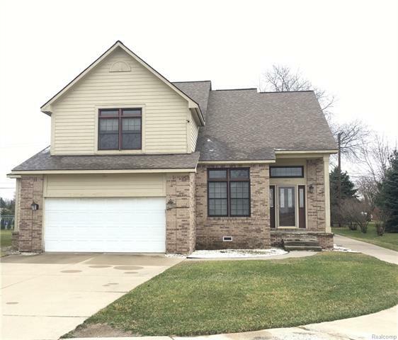 Property Photo: 1890 E Hamlin Road MI 48307