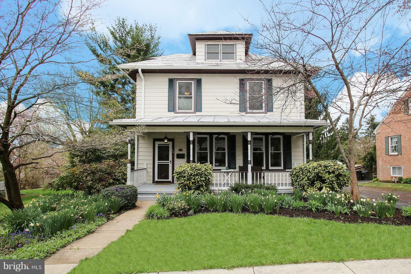 Property Photo:  14 Maryland Avenue  MD 20877 