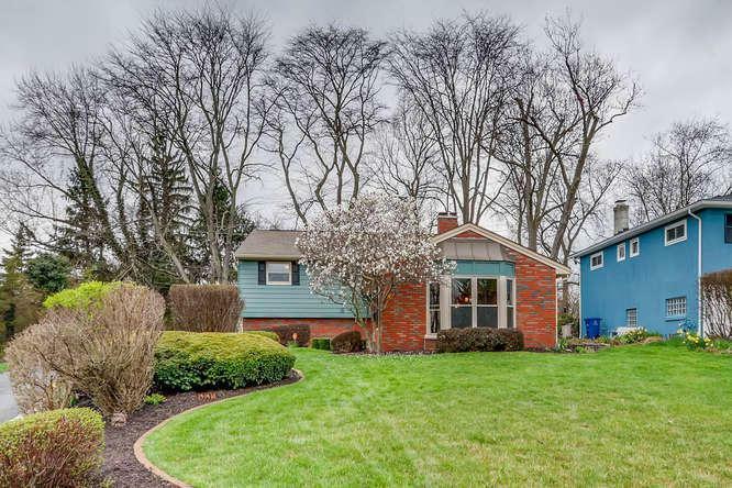 Property Photo: 4169 Rowanne Road OH 43214