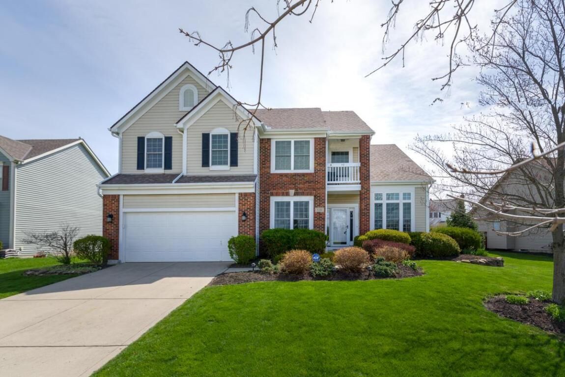 Property Photo:  7216 Old Creek Lane  OH 43110