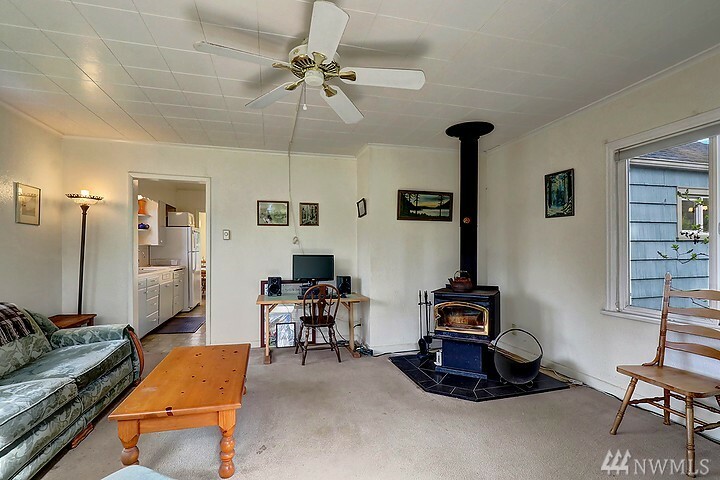 Property Photo: 4719 Bayview Lane WA 98203