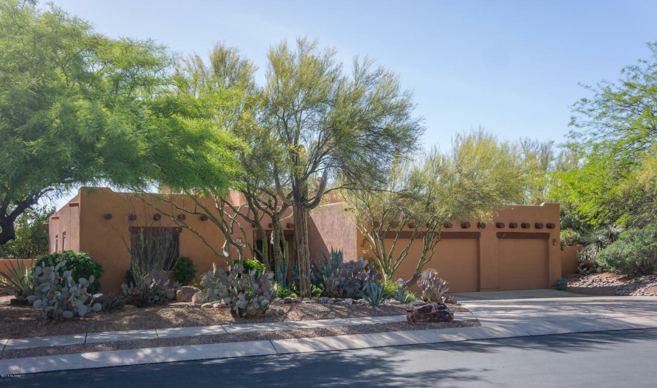 Property Photo:  1994 W Misterbee Drive  AZ 85737 